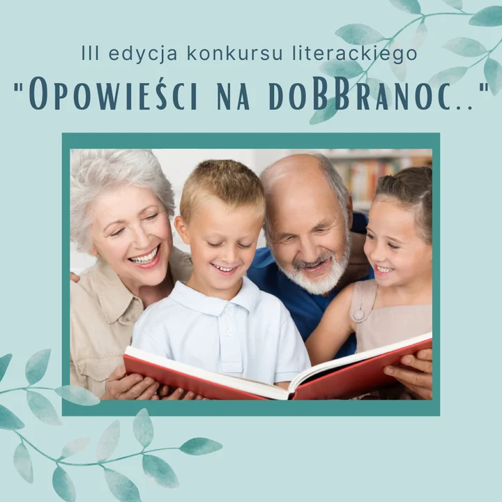 Na zdjęciu widać dziadków i wnuków, którzy czytają wspólnie książkę.