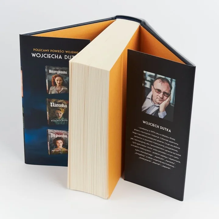 książka na okładce pisarz