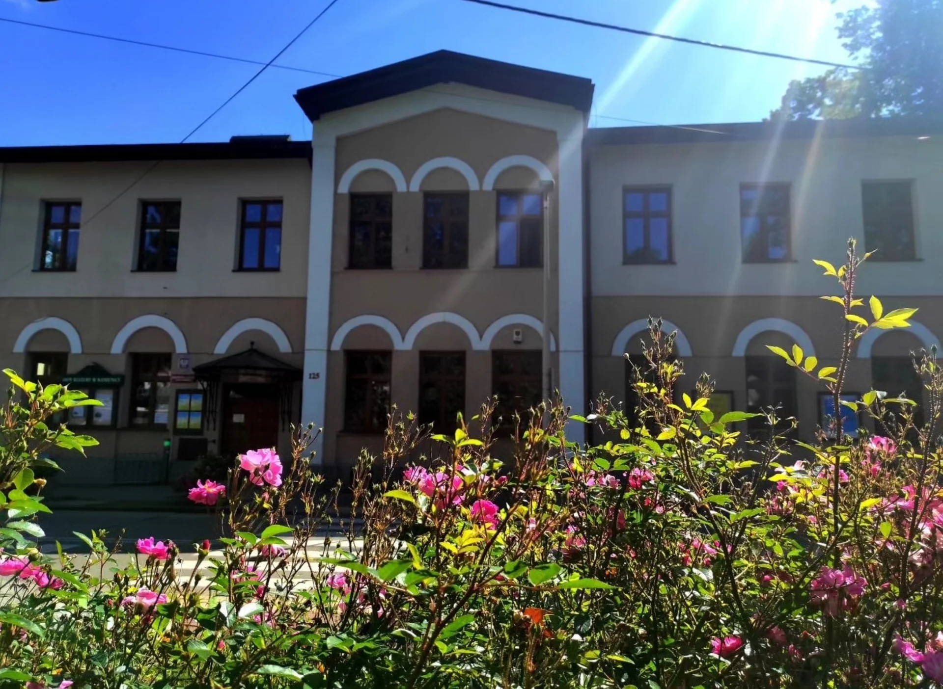 Fasada budynku Domu Kultury w Kamienicy